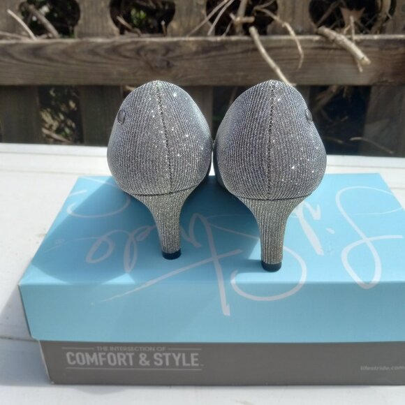 Womens LifeStride  Pumps in Sparkly Silver Size 7M with box - Picture 2 of 6